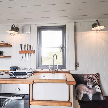 Shepherds Hut Lonmore Экстерьер фото