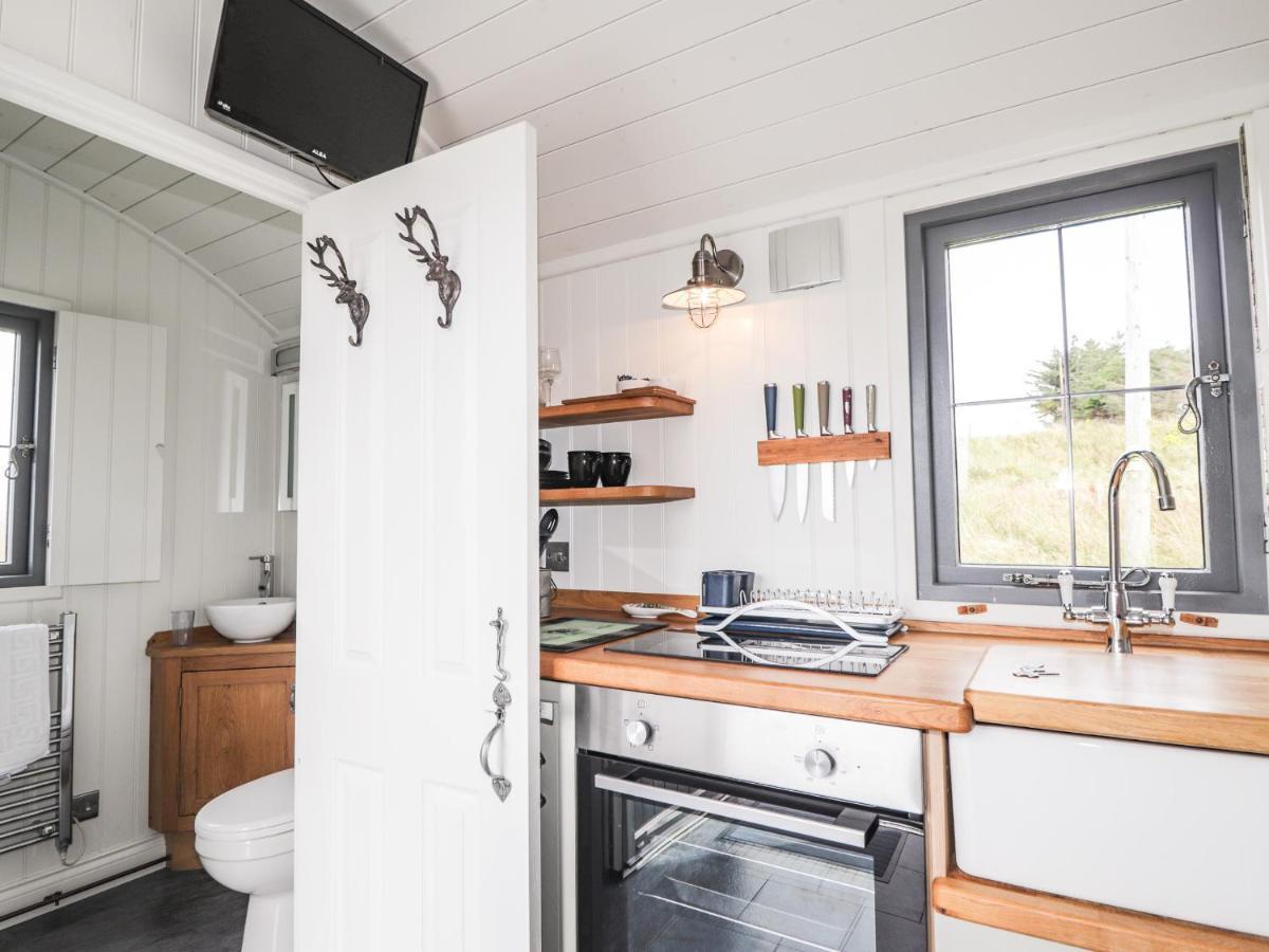 Shepherds Hut Lonmore Экстерьер фото